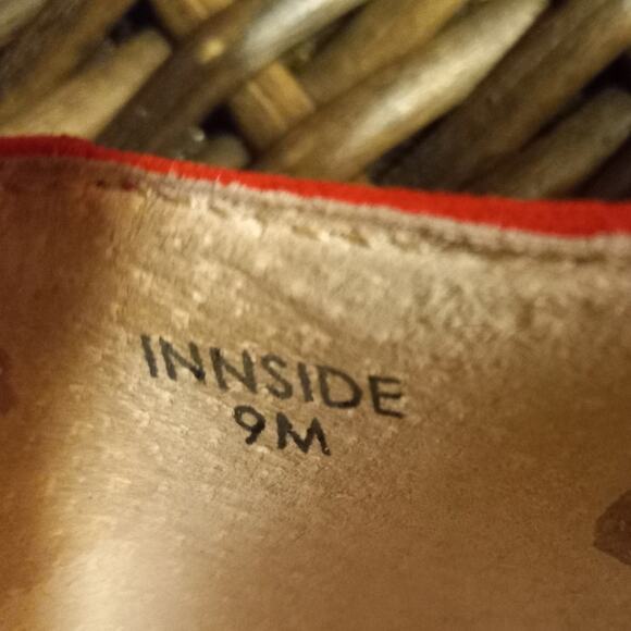 Tahari Innside Red Suede Perforated Ballet Flats Womens 9 Dopamine Dressing - Picture 8 of 9